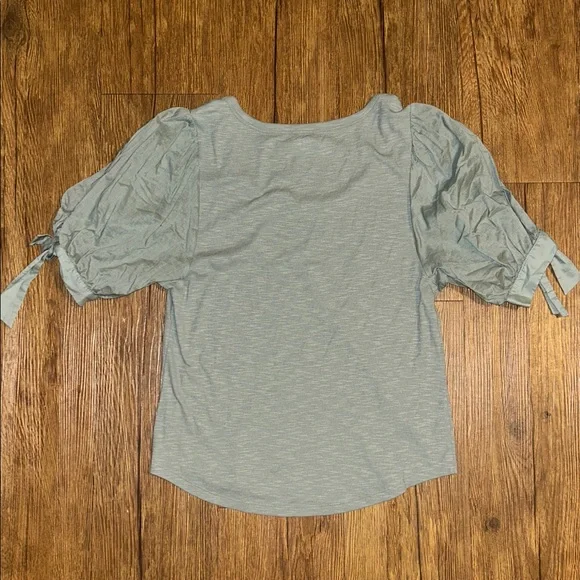 GAP Women's Light Green Puff Sleeve Tee - Picture 6 of 6